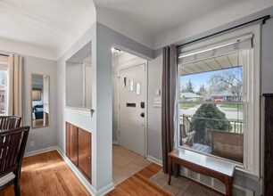 1602 E Maple Rd in Birmingham, MI - Building Photo - Building Photo