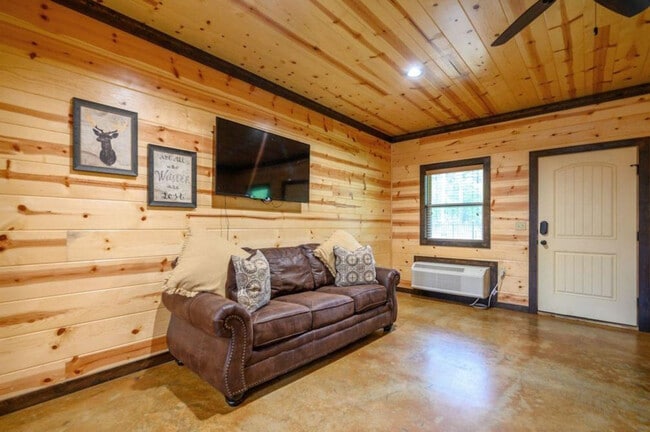 78 N Lukfata Trl Rd in Broken Bow, OK - Foto de edificio - Building Photo