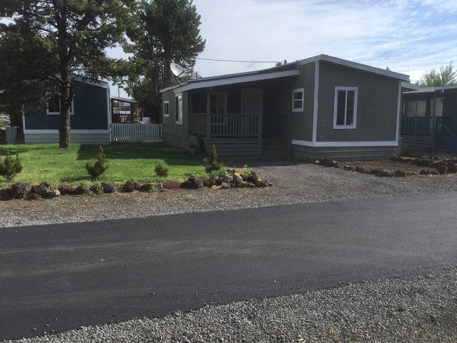 La Pine Mobile Home Park in La Pine, OR - Building Photo - Building Photo