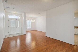 325 Azincourt Ln in Kissimmee, FL - Building Photo - Building Photo