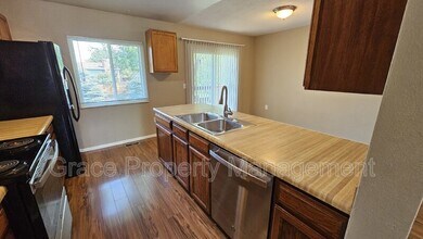3234 S Dudley St in Lakewood, CO - Building Photo - Building Photo