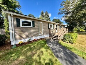 27 Lynnbrook Ave in Taunton, MA - Building Photo - Building Photo