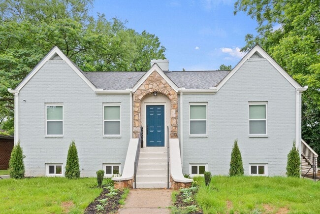 property at 636 Francis Pl NW