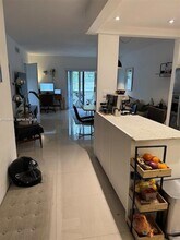 215 NE 16th Ave, Unit 106 in Fort Lauderdale, FL - Building Photo - Building Photo