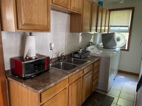 77 Lombard Ave, Unit 1 in East Longmeadow, MA - Foto de edificio - Building Photo