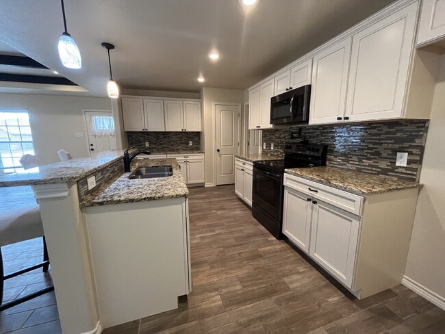 10327 Avenue X in Lubbock, TX - Building Photo - Building Photo