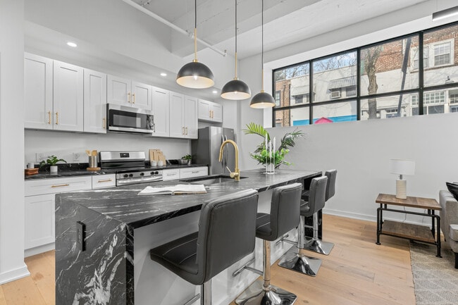 The Lofts at Narberth Station in Narberth, PA - Foto de edificio - Building Photo