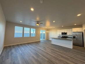 1048 S 4380 W in Hurricane, UT - Building Photo - Building Photo