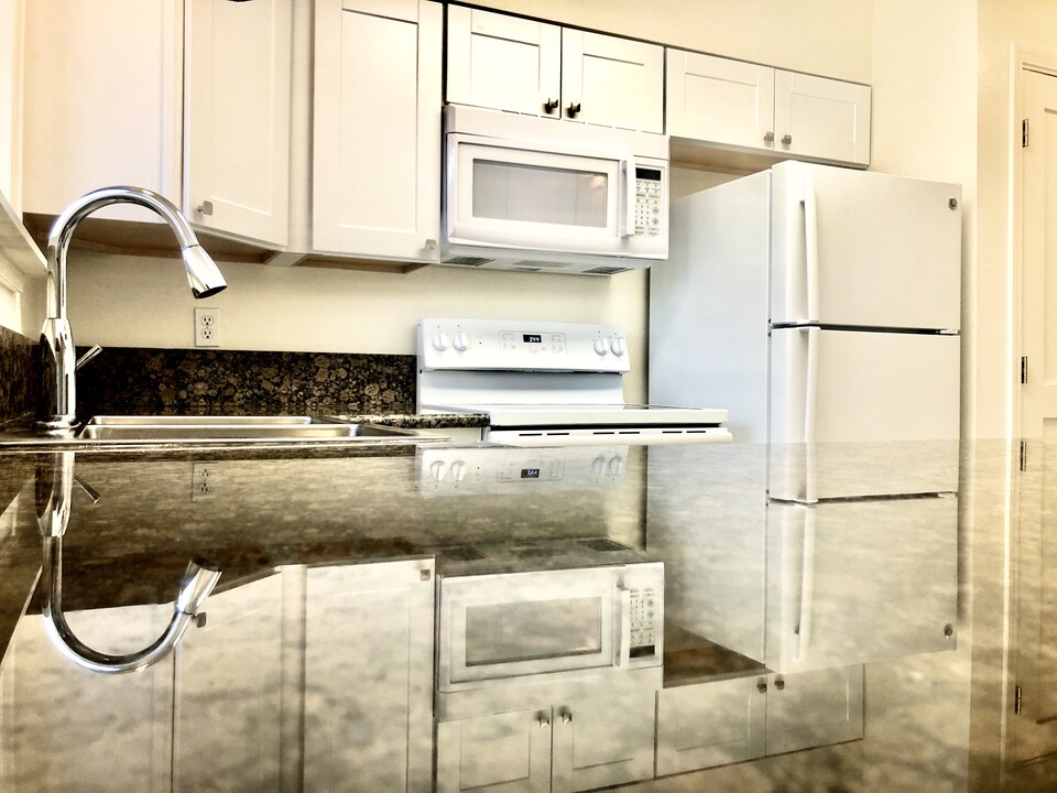 583 Van Wey Cir, Unit D in Eagle Point, OR - Foto de edificio
