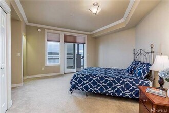 1300 Peace Portal Dr, Unit 303 in Blaine, WA - Foto de edificio - Building Photo