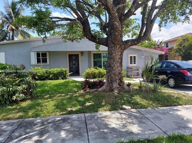 property at 3830 SW 31st St