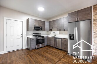 2230 N Sawyer Ave, Unit 3E in Chicago, IL - Foto de edificio - Building Photo