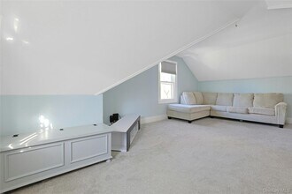 105 S Broadway in Nyack, NY - Foto de edificio - Building Photo