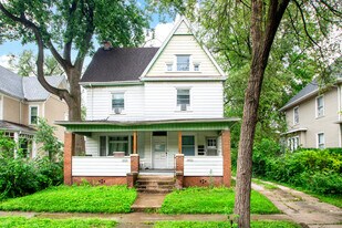 1403 W Barker Ave in Peoria, IL - Building Photo