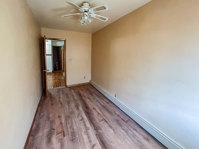 175 W 24th St in Bayonne, NJ - Foto de edificio - Building Photo