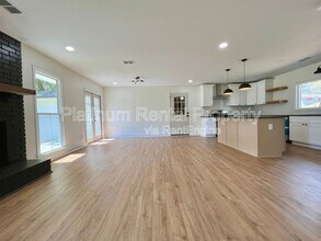 212 Fernbank St in Alpharetta, GA - Building Photo - Building Photo