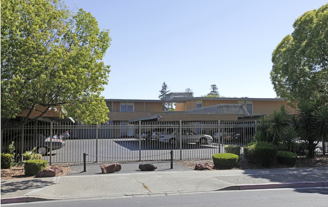 The Huntington Arms in Concord, CA - Foto de edificio