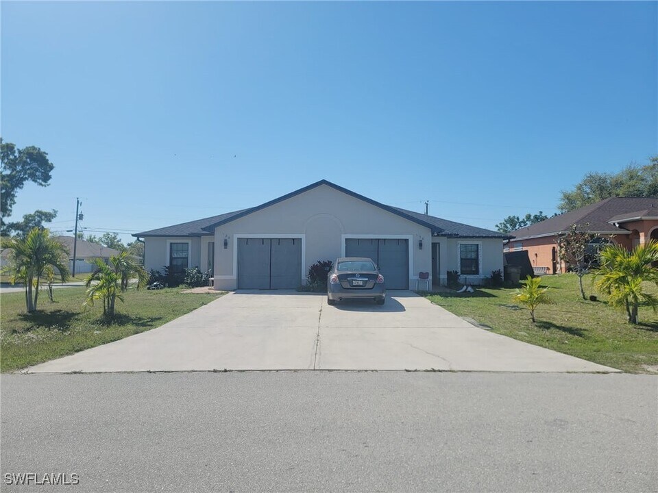 136 SE 12th Terrace in Cape Coral, FL - Building Photo