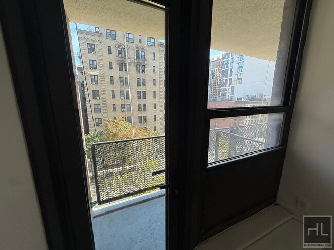 EAST 35 STREET in New York, NY - Foto de edificio - Building Photo