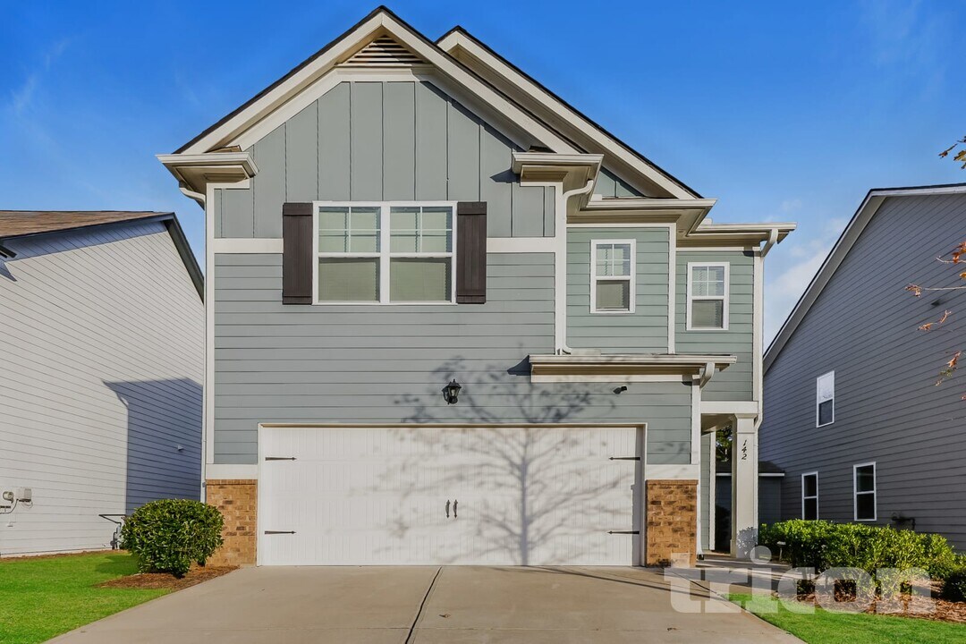 142 Woodhouse Cir in Acworth, GA - Building Photo