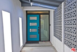 2660 N Farrell Dr in Palm Springs, CA - Building Photo - Building Photo