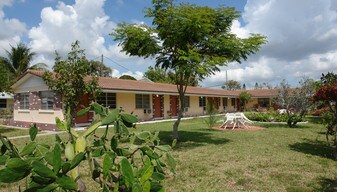 337 NE 2nd St in Hallandale Beach, FL - Building Photo