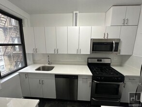 WEST 12 STREET, Unit 4G in New York, NY - Building Photo - Building Photo