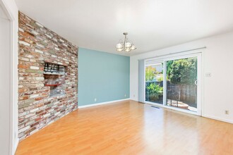 405 Whitehall Rd in Alameda, CA - Building Photo - Building Photo