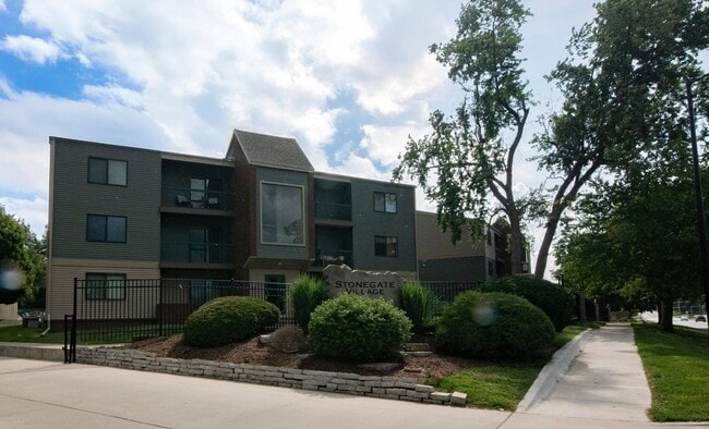 Stonegate Village by Royse + Brinkmeyer