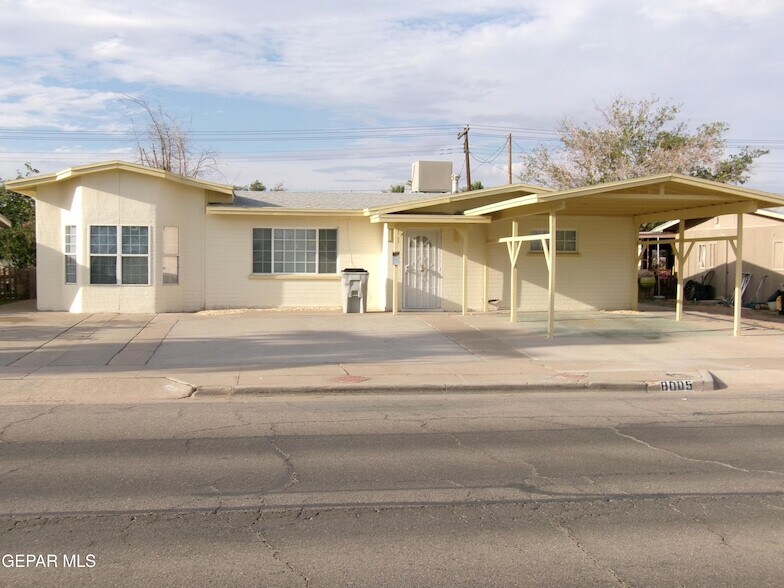 8005 Edgemere Blvd in El Paso, TX - Building Photo