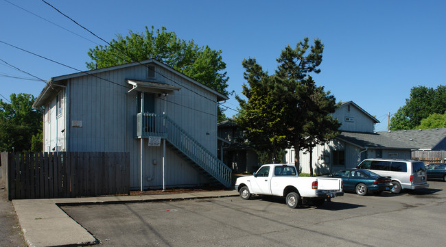 1857-1859 12th Ave in Eugene, OR - Building Photo - Building Photo