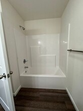 323 Cedar Cove Ln in Burfordville, MO - Foto de edificio - Building Photo