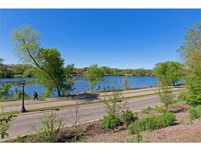 1197 W Como Blvd in St. Paul, MN - Building Photo - Building Photo