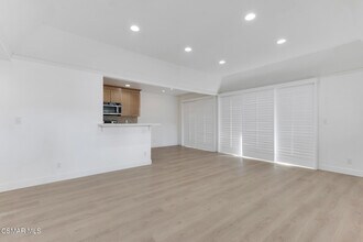 1202 Landsburn Cir in Westlake Village, CA - Building Photo - Building Photo