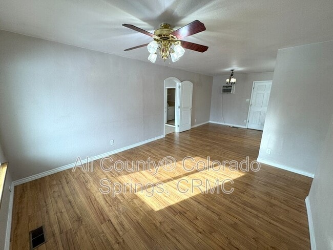 27 Hopi St in Colorado Springs, CO - Building Photo - Building Photo