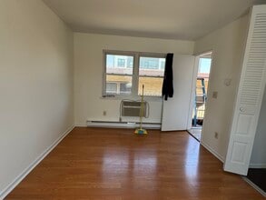 81 70th St in Guttenberg, NJ - Building Photo - Building Photo