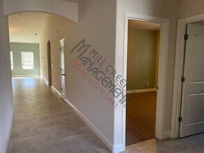 2427 N Shady St in Visalia, CA - Building Photo - Building Photo