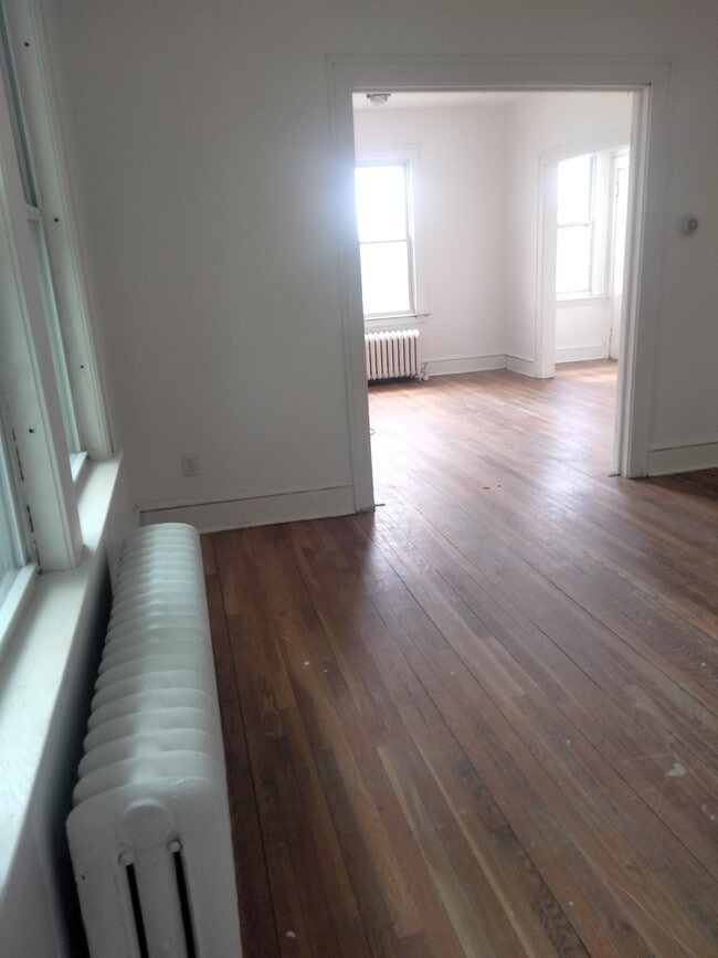 78 Governor St, Unit 2 bedroom in East Hartford, CT - Foto de edificio - Building Photo