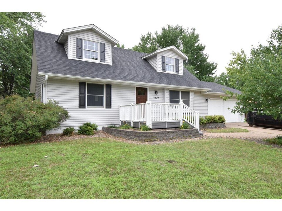 11420 Terrace Rd NE in Blaine, MN - Building Photo