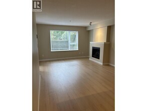 4783 Dawson St in Burnaby, BC - Building Photo - Building Photo