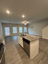 5203 Upper Elm St in Atlanta, GA - Building Photo - Building Photo