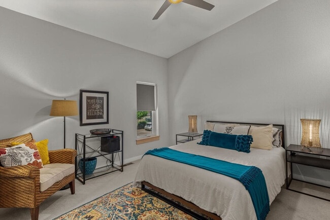 352 W 5th St in Fayetteville, AR - Foto de edificio - Building Photo