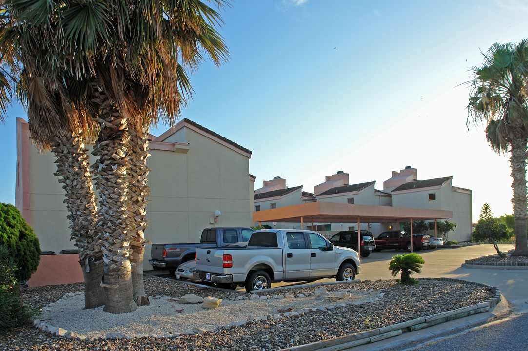 14137-1-14137-4 Cabana East St in Corpus Christi, TX - Building Photo