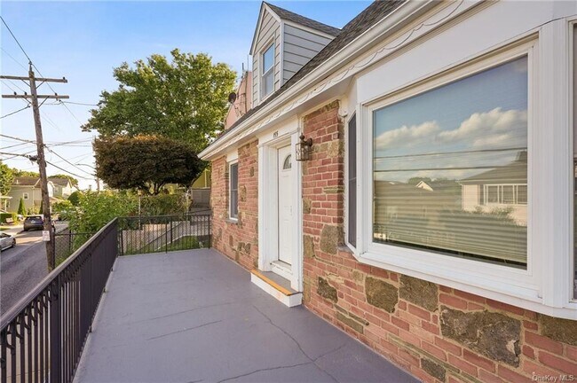 155 Grand St-Unit -1 in Mamaroneck, NY - Building Photo - Building Photo