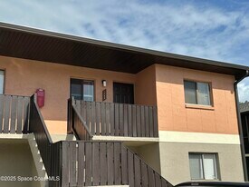 1608 University Ln in Cocoa, FL - Building Photo
