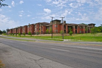 High Point Senior Living in Dallas, TX - Building Photo - Building Photo