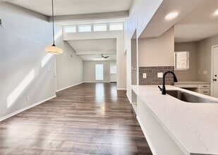 4223 Amir St in Houston, TX - Building Photo - Building Photo