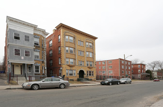 Casa Edad De Oro in Hartford, CT - Building Photo - Building Photo