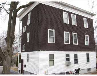 454 Grove St in Woonsocket, RI - Foto de edificio - Building Photo