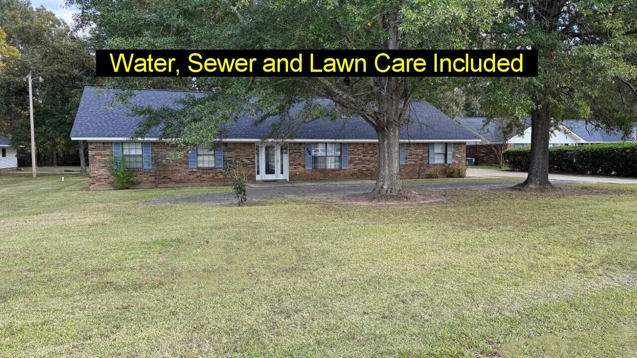 284 Connie Lynne Dr in Monroe, LA - Building Photo